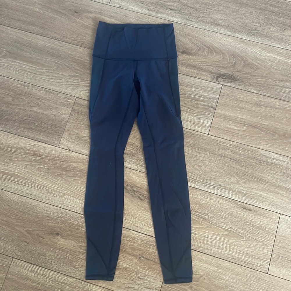 Wonder train 28 in tight with mesh side pocket